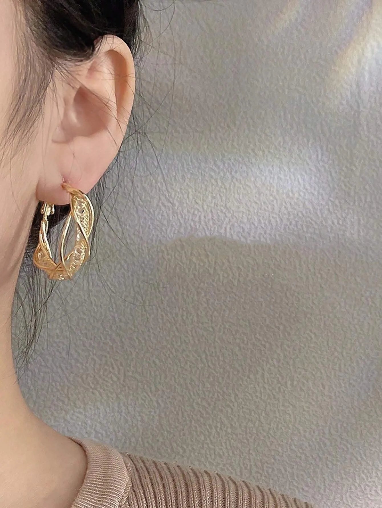 Eterna Glow Hoop Earrings