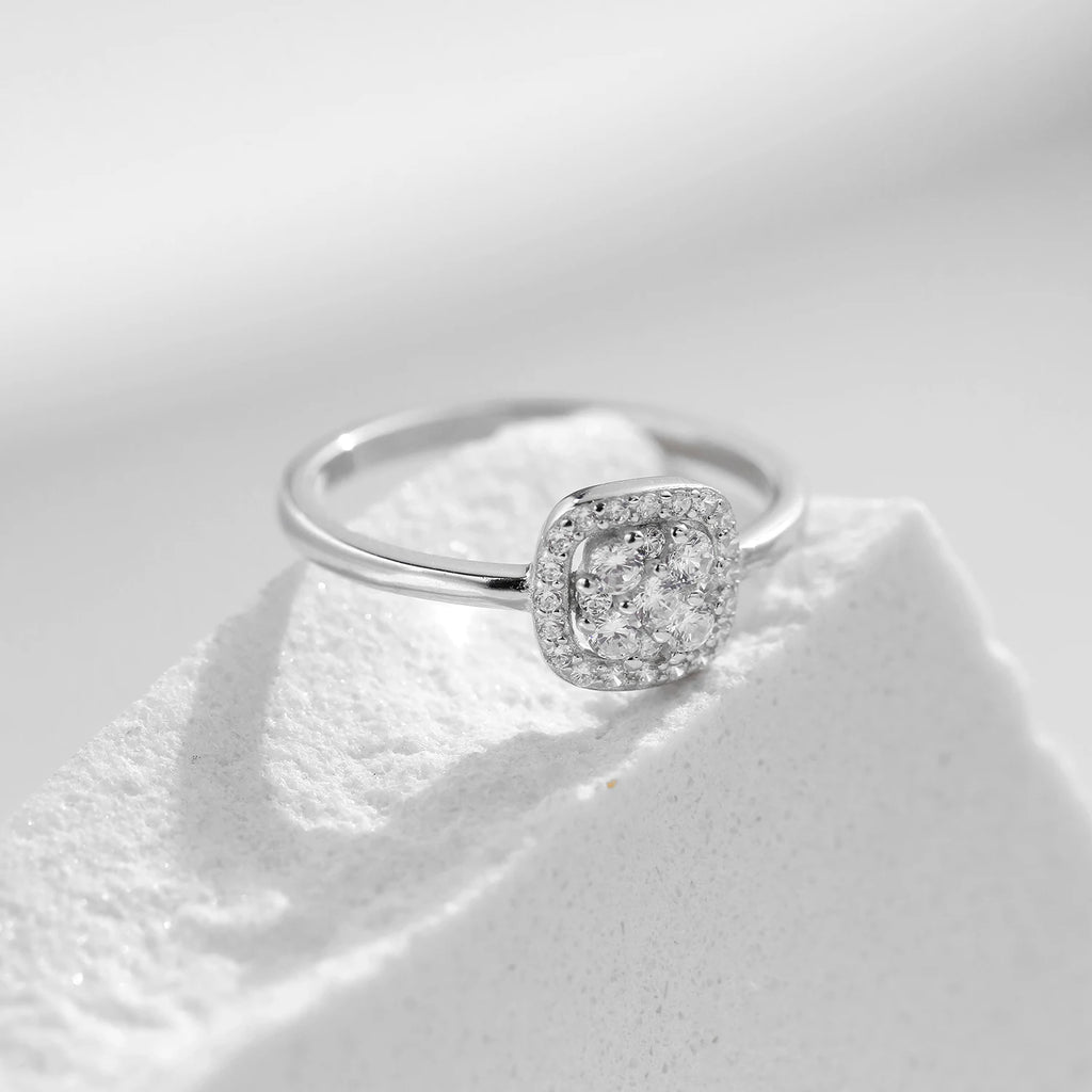 Luminous D-Clarity Moissanite Ring