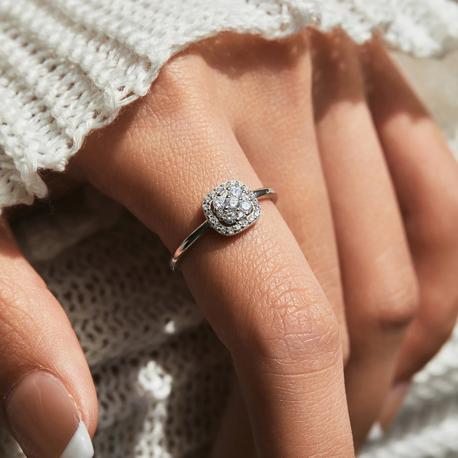 Luminous D-Clarity Moissanite Ring